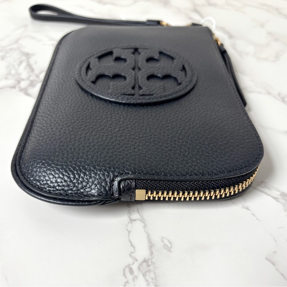 New Tory Burch Large Miller Wristlet Leather Black